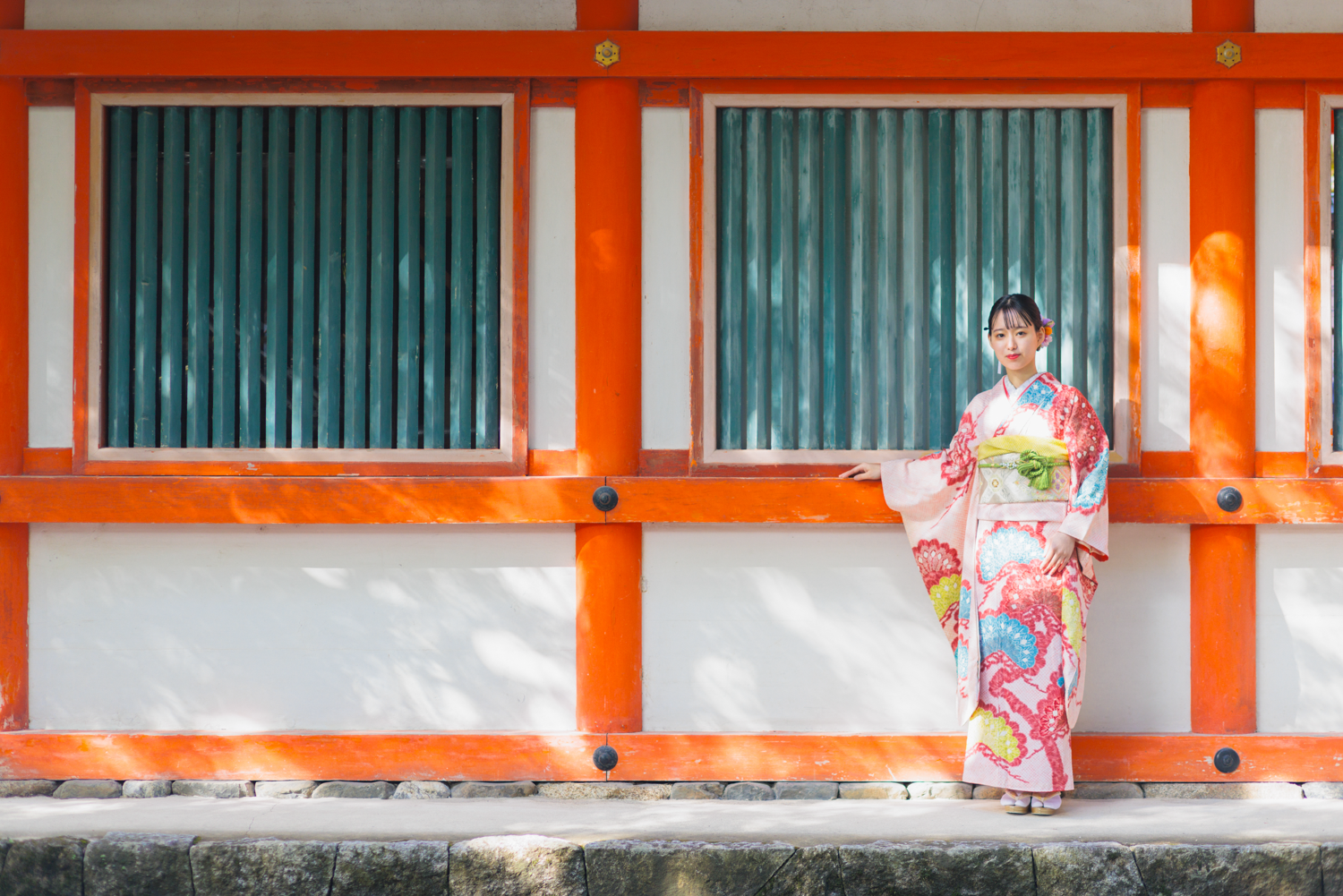 下鴨神社でお着物を着て記念写真撮影